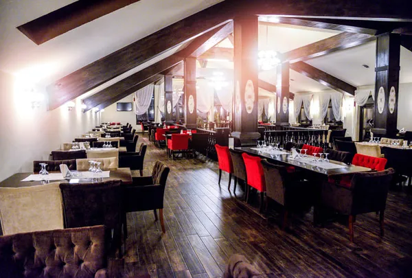 Interior Restaurant Queen 3